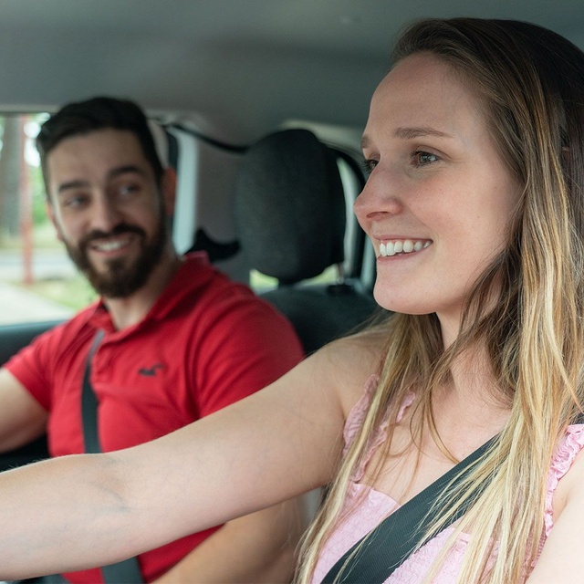 Ahorro-carsharing-compartir-Voltio-alquiler-coche-Madrid-movilidad.jpg
